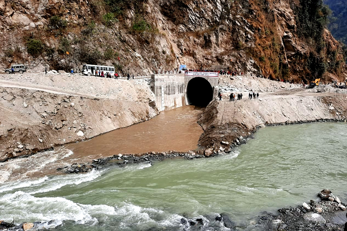 अरुण तेस्रो जलविद्युत् आयोजनाको मुआब्जामा विवादः पावर हाउसको काम सात दिनदेखि ठप्प